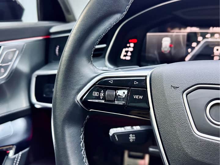 Audi A6 2022 2022款 allroad quattro 探索家 55 TFSI 尊享越野型