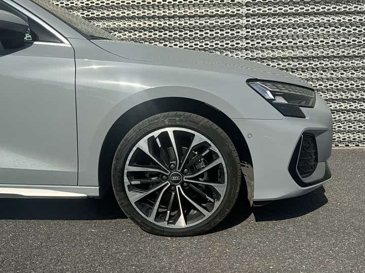 Audi A3 2025 2025款 A3L Limousine 35TFSI 飞驰尊享型 +豪华臻选包