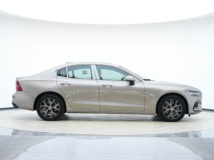 Volvo S60 2026 2026款 B4 智逸豪华版