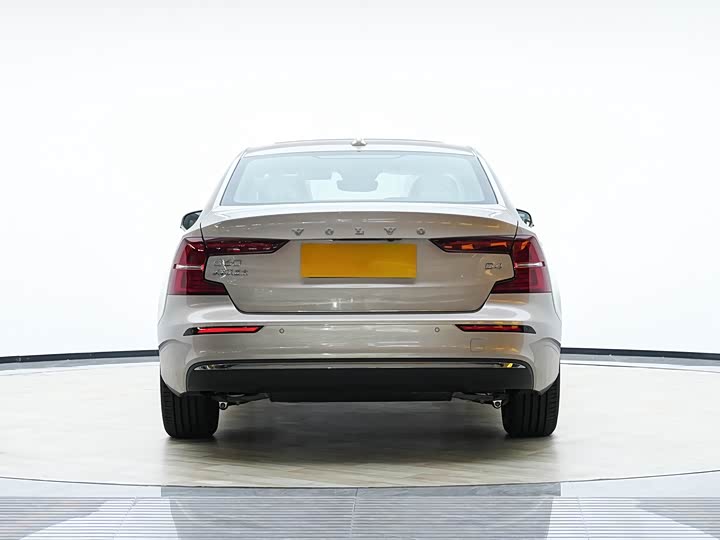 Volvo S60 2026 2026款 B4 智逸豪华版