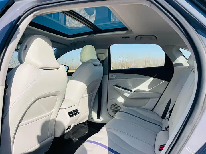 Geely Preface L 2024 2024款 油混 1.5TD 天宫版