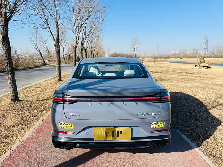 Geely Preface L 2024 2024款 油混 1.5TD 天宫版