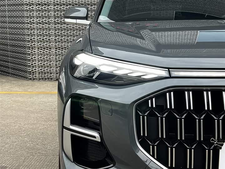 Audi Q6 2024 2024款 45 TFSI quattro 齐云型 羽林套装 6座