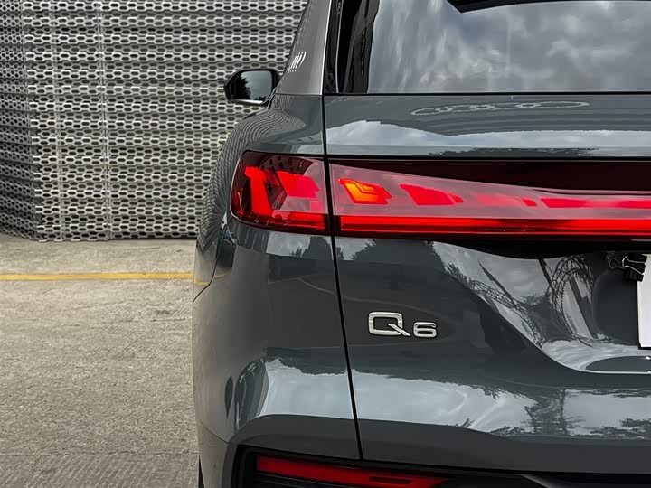 Audi Q6 2024 2024款 45 TFSI quattro 齐云型 羽林套装 6座