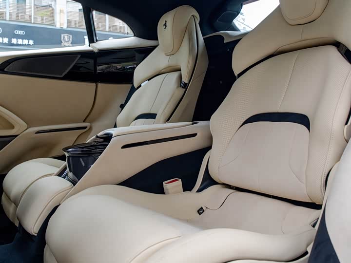 Ferrari Purosangue 2023 2023款 6.5L V12