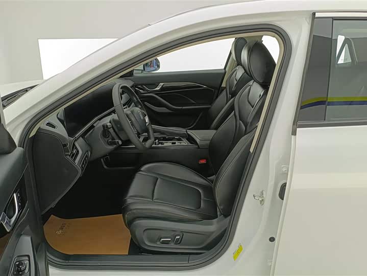 Bestune B70 2025 2025款 龙耀版 1.5T 欢享型