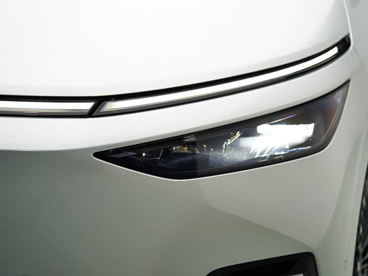 XPeng X9 2025 2025款 纯电 740超长续航 Max