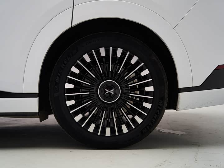 XPeng X9 2025 2025款 纯电 740超长续航 Max