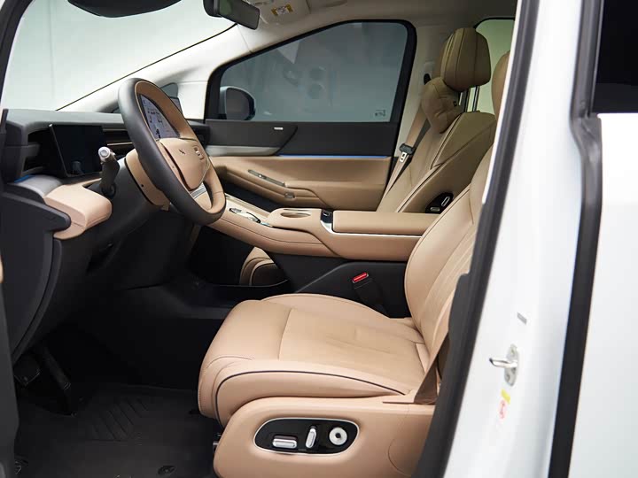 XPeng X9 2025 2025款 纯电 740超长续航 Max