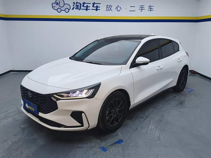 Ford Focus 2022 2022款 两厢 EcoBoost 180 自动竞速版