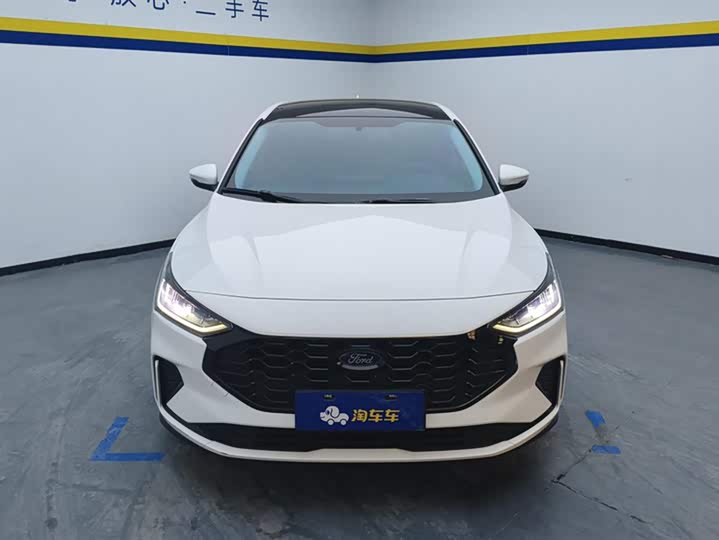 Ford Focus 2022 2022款 两厢 EcoBoost 180 自动竞速版