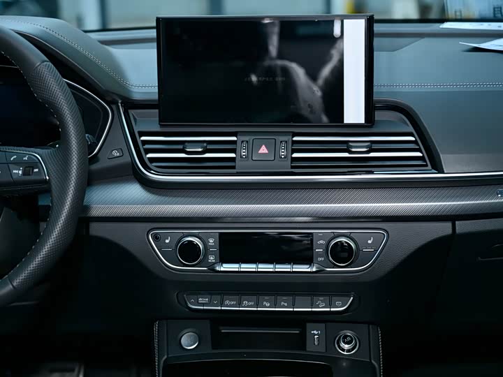 Audi Q5L 2025 2025款 45周年典藏版 45 TFSI 豪华动感型