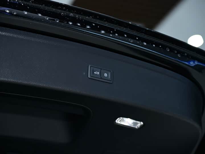 Audi Q5L 2025 2025款 45周年典藏版 45 TFSI 豪华动感型