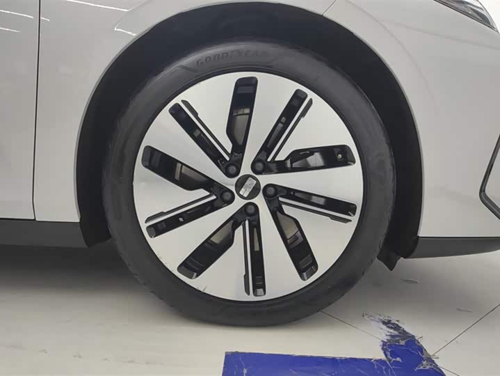 Geely Galaxy E8 2024 2024款 550km 后驱MAX