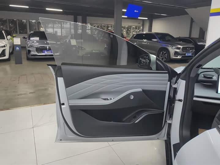 Geely Galaxy E8 2024 2024款 550km 后驱MAX