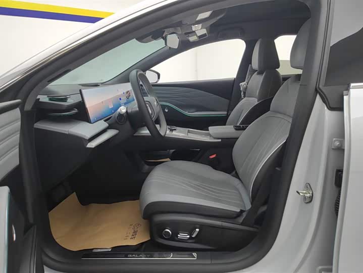 Geely Galaxy E8 2024 2024款 550km 后驱MAX