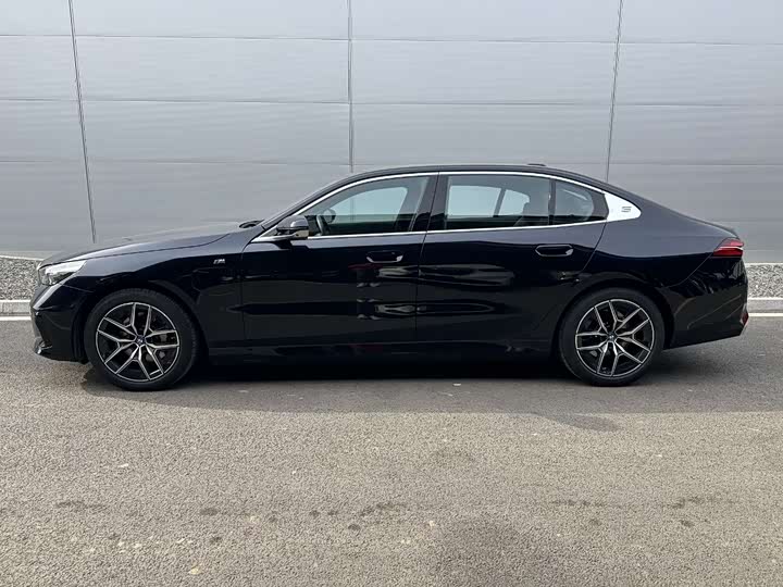 BMW i5 2024 2024款 eDrive 35L 尊享型 M运动套装