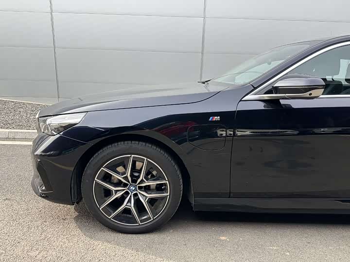 BMW i5 2024 2024款 eDrive 35L 尊享型 M运动套装