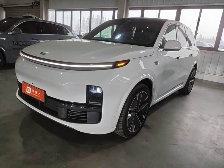 LiXiang L8 2025 2025款 Ultra 智能焕新版