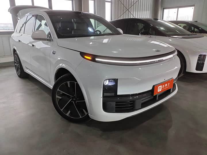LiXiang L8 2025 2025款 Ultra 智能焕新版