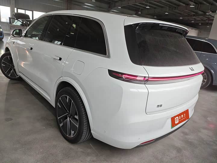 LiXiang L8 2025 2025款 Ultra 智能焕新版