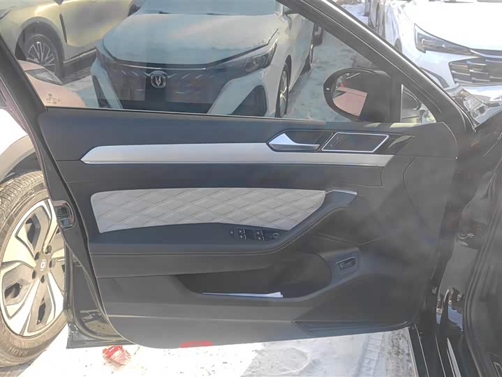 Volkswagen Magotan 2025 2025款 改款 众享款 330TSI DSG豪华型