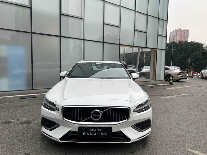 Volvo V60 2025 2025款 B5 智远豪华版