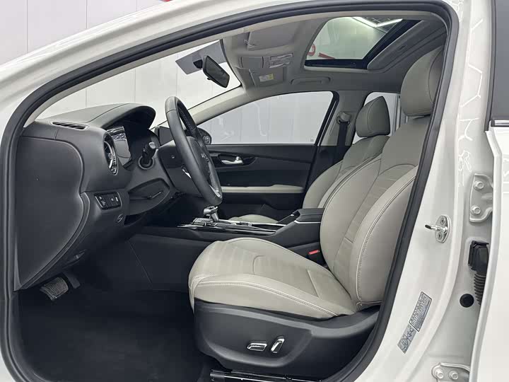 Kia K3 2023 2023款 1.5L CVT豪华版