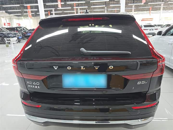 Volvo XC60 2026 2026款 B5 四驱智逸豪华版