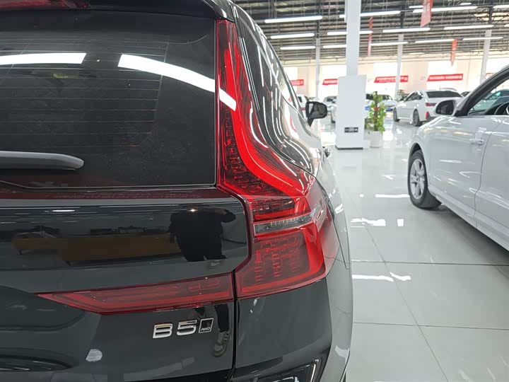Volvo XC60 2026 2026款 B5 四驱智逸豪华版