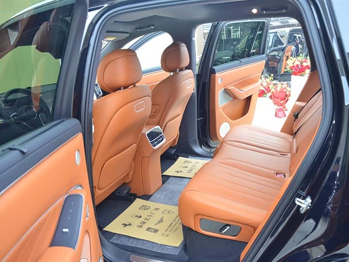 Aito M8 2025 2025款 增程 Max版 37kWh 5座版