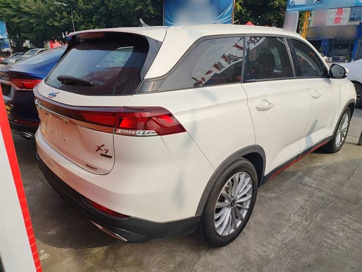 Changan Oshan X7 Plus 2022 2022款 1.5T 蓝鲸版自动尊享型 7座