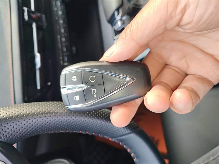 Changan Oshan X7 Plus 2022 2022款 1.5T 蓝鲸版自动尊享型 7座