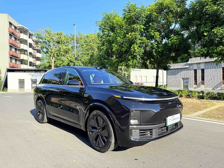 LiXiang L8 2025 2025款 Ultra 智能焕新版