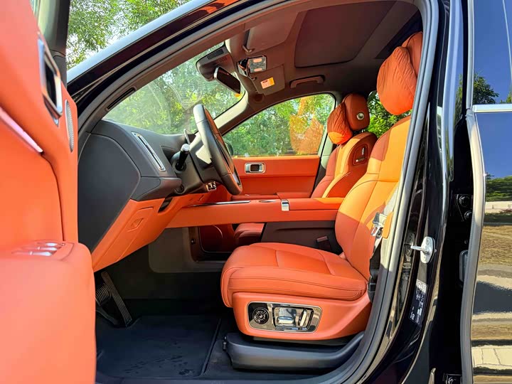 LiXiang L8 2025 2025款 Ultra 智能焕新版