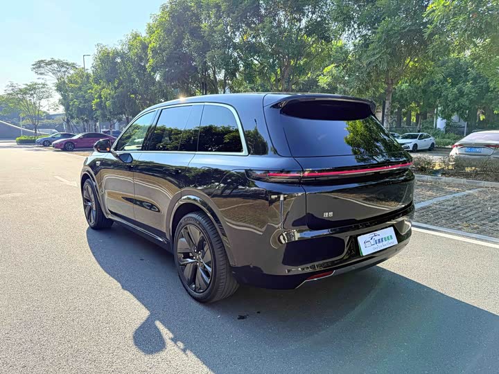 LiXiang L8 2025 2025款 Ultra 智能焕新版