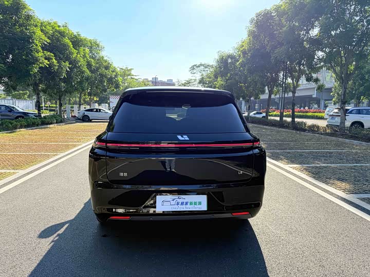 LiXiang L8 2025 2025款 Ultra 智能焕新版