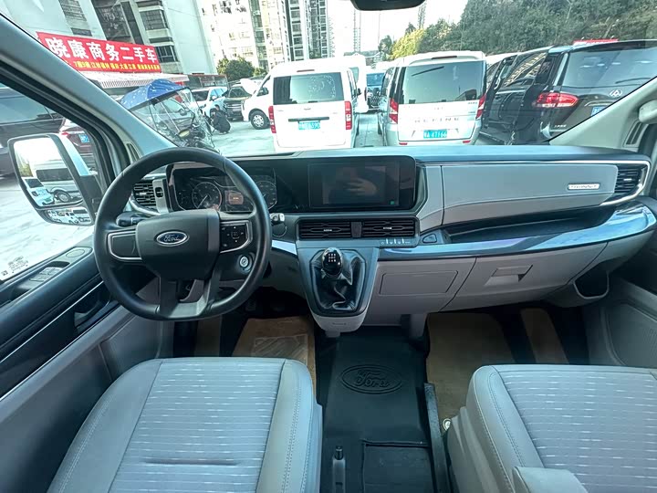 Ford Transit 2023 2023款 2.0T柴油手动商旅型短轴低顶7/8/9座