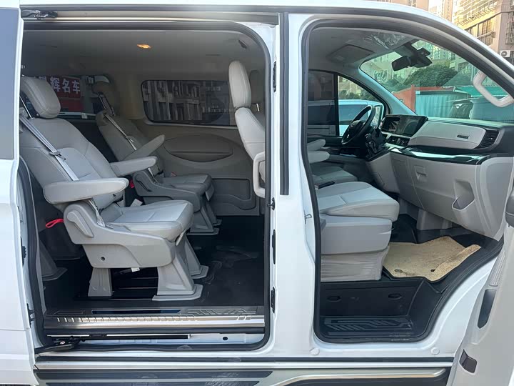 Ford Transit 2023 2023款 2.0T柴油手动商旅型短轴低顶7/8/9座