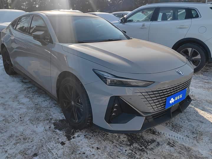 Changan UNI-V Hybrid 2023 2023款 智电iDD 1.5T 113km智趣型（飞快版）