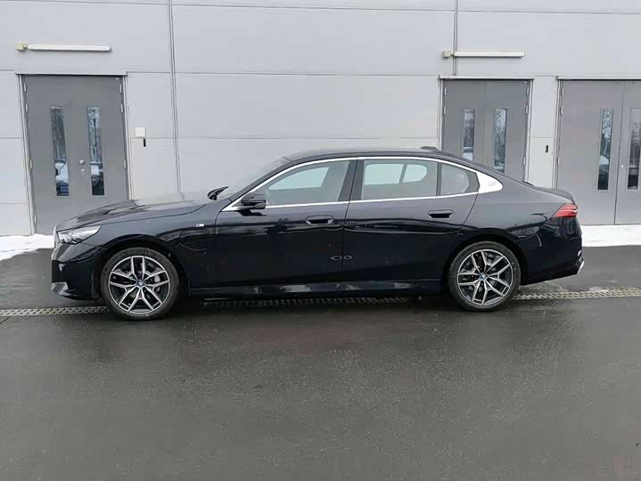 BMW i5 2024 2024款 eDrive 35L M运动套装