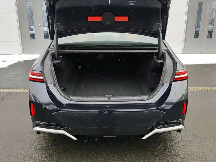 BMW i5 2024 2024款 eDrive 35L M运动套装