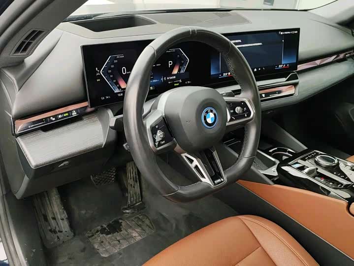 BMW i5 2024 2024款 eDrive 35L M运动套装