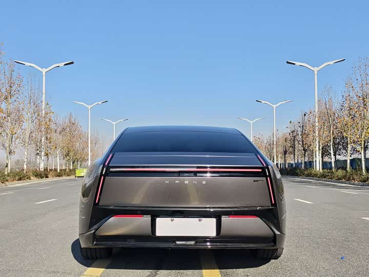 2025 XPeng P7