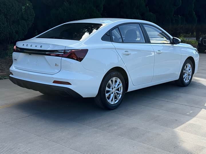 Roewe i5 2026 2026款 1.5L 手动舒享版