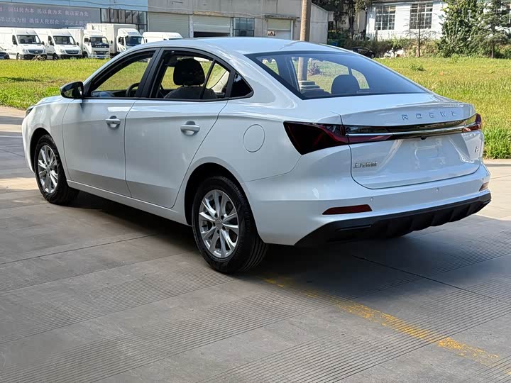 Roewe i5 2026 2026款 1.5L 手动舒享版