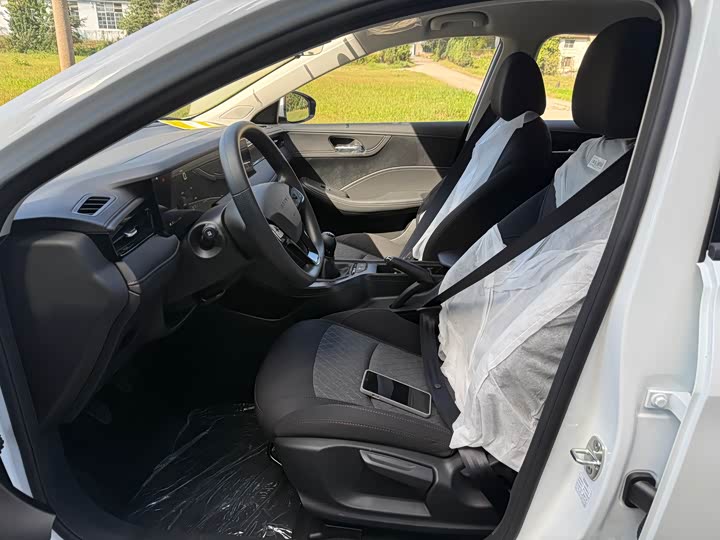 Roewe i5 2026 2026款 1.5L 手动舒享版