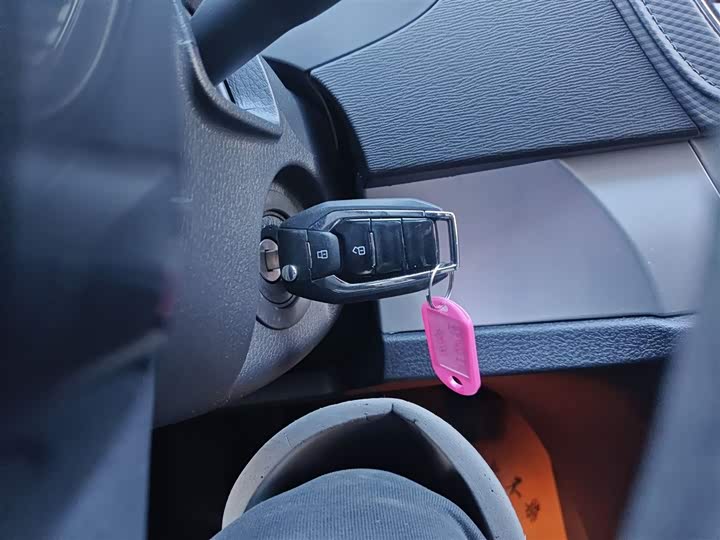 Maxus G20 2023 2023款 改款 ES 2.0T 汽油自动超值版