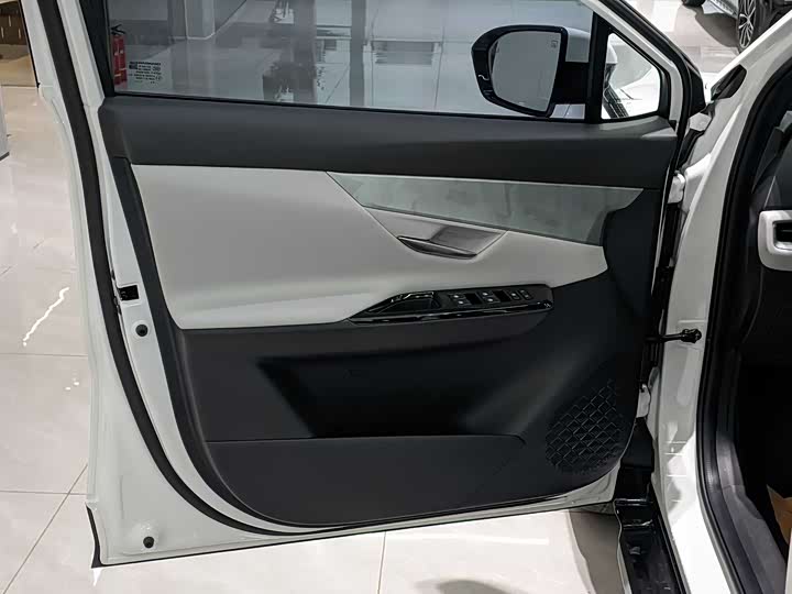 Changan UNI-T 2023 2023款 第二代 1.5T 尊贵型