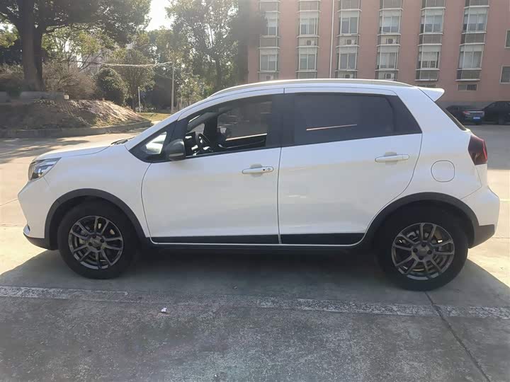 Geely Vision X3 2021 2021款 PRO 1.5L CVT尊贵型